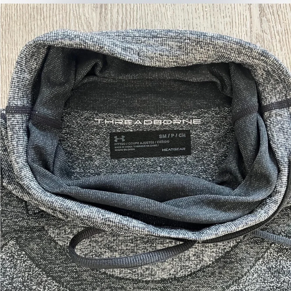 NWOT UNDER ARMOR brand grey size S cowl neck/chimney collar athletic sweatshirt